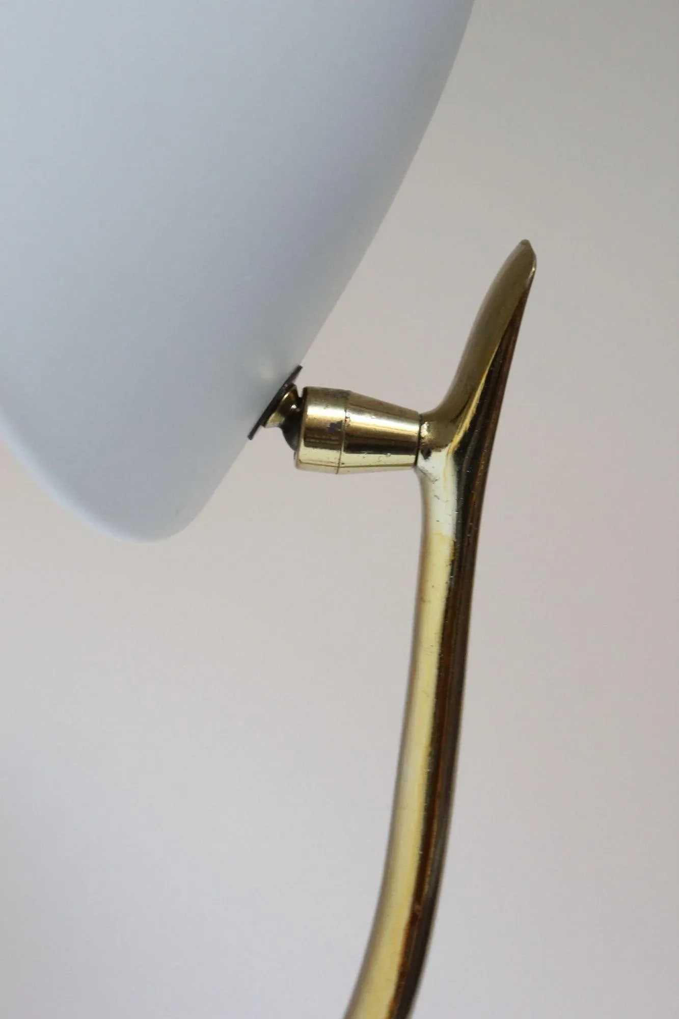 Pair of Vintage Sculptural Adjustable Metal and Brass Finish Table Lamps by Laurel - 9