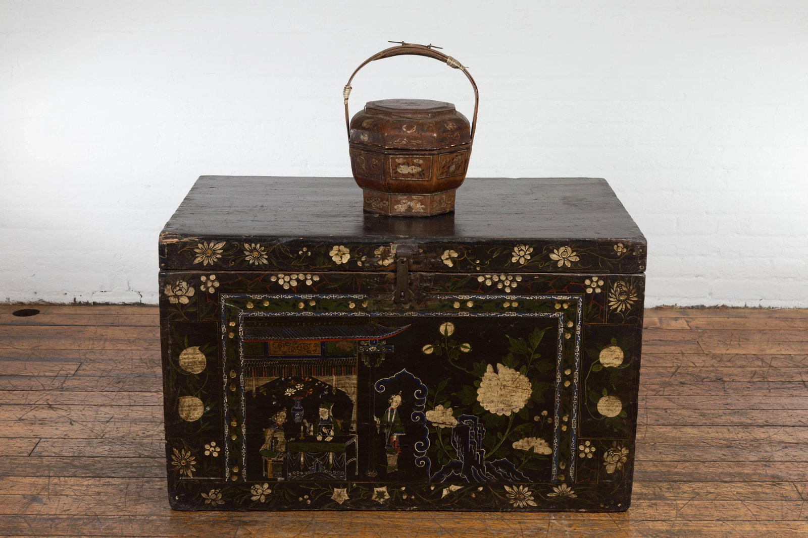 Chinese Antique Lacquered Gift Delivering Basket with Hand Painted Floral Décor - 3