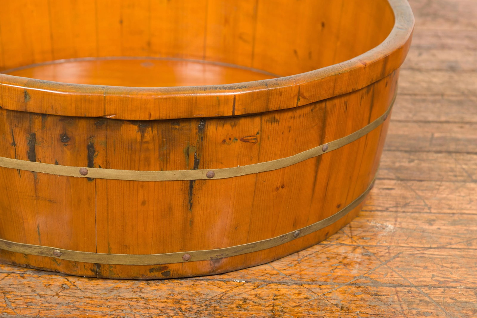 Chinese Qing Dynasty Period 19th Century Elm Round Rice Tray with Brass Braces - 12