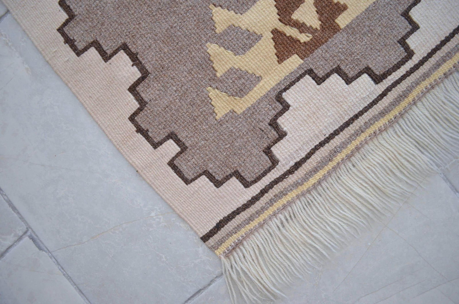1980s Navajo Style Kilim Rug Hand Woven Flat Weave Area Rug 3x4 Ft - 13