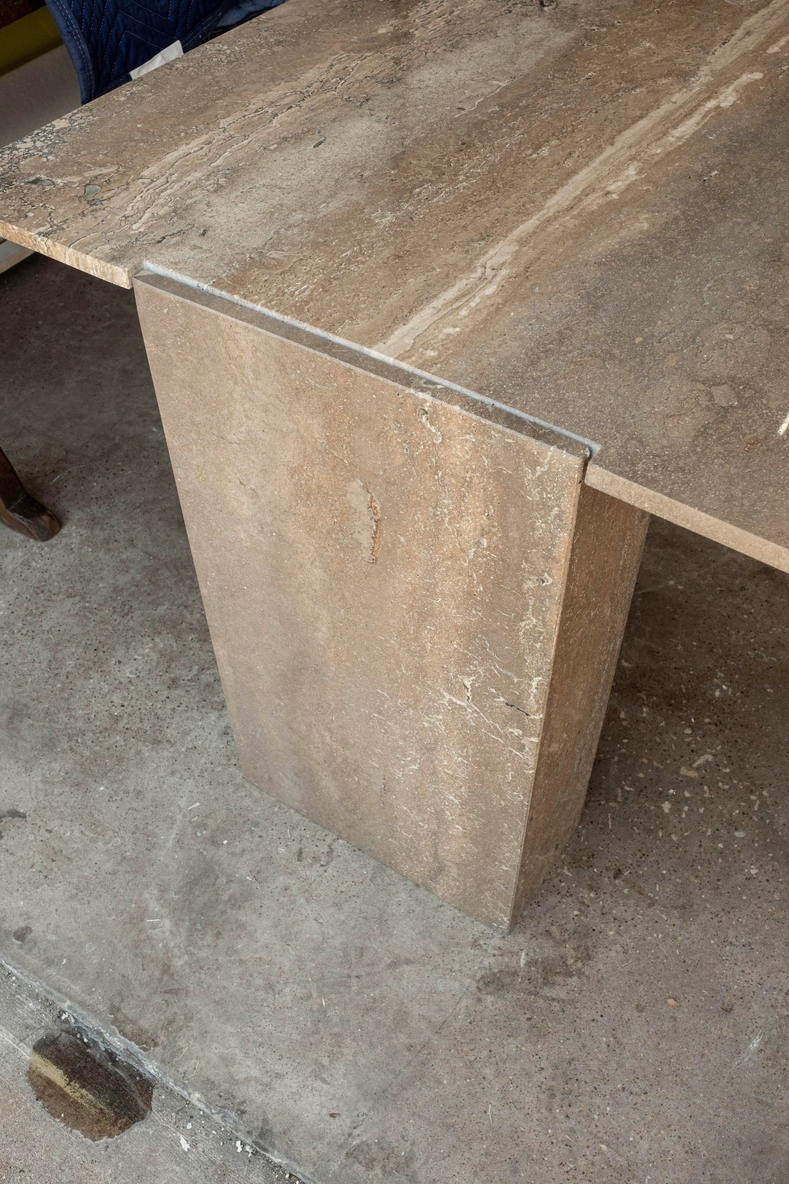1990s Italian Modern Travertine Center Table or Desk Designed by Angelo Mangiarotti - 9
