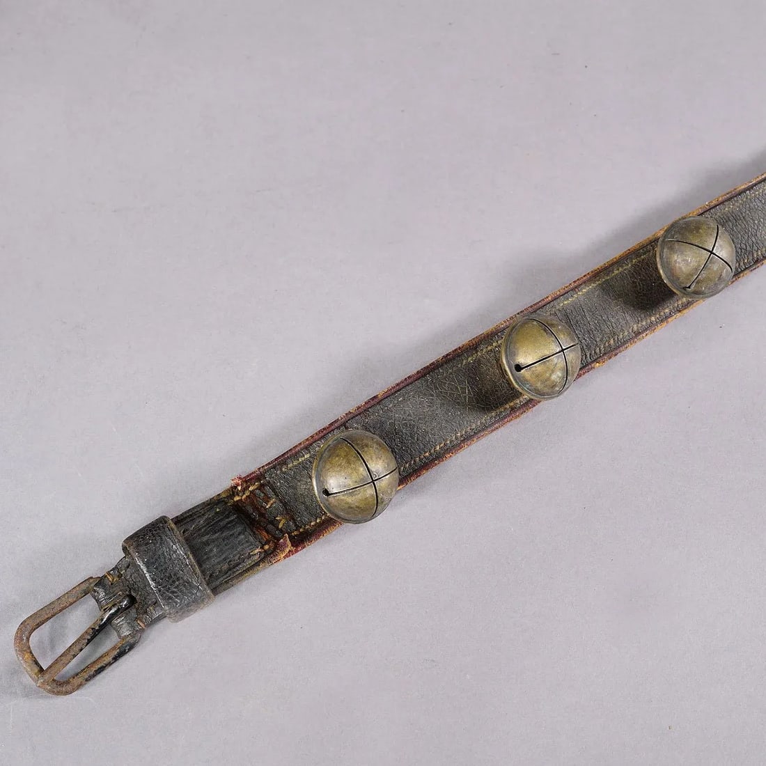 Antique Leather Strap With Six Brass Bells, Switzerland Ca. 1900s - 3
