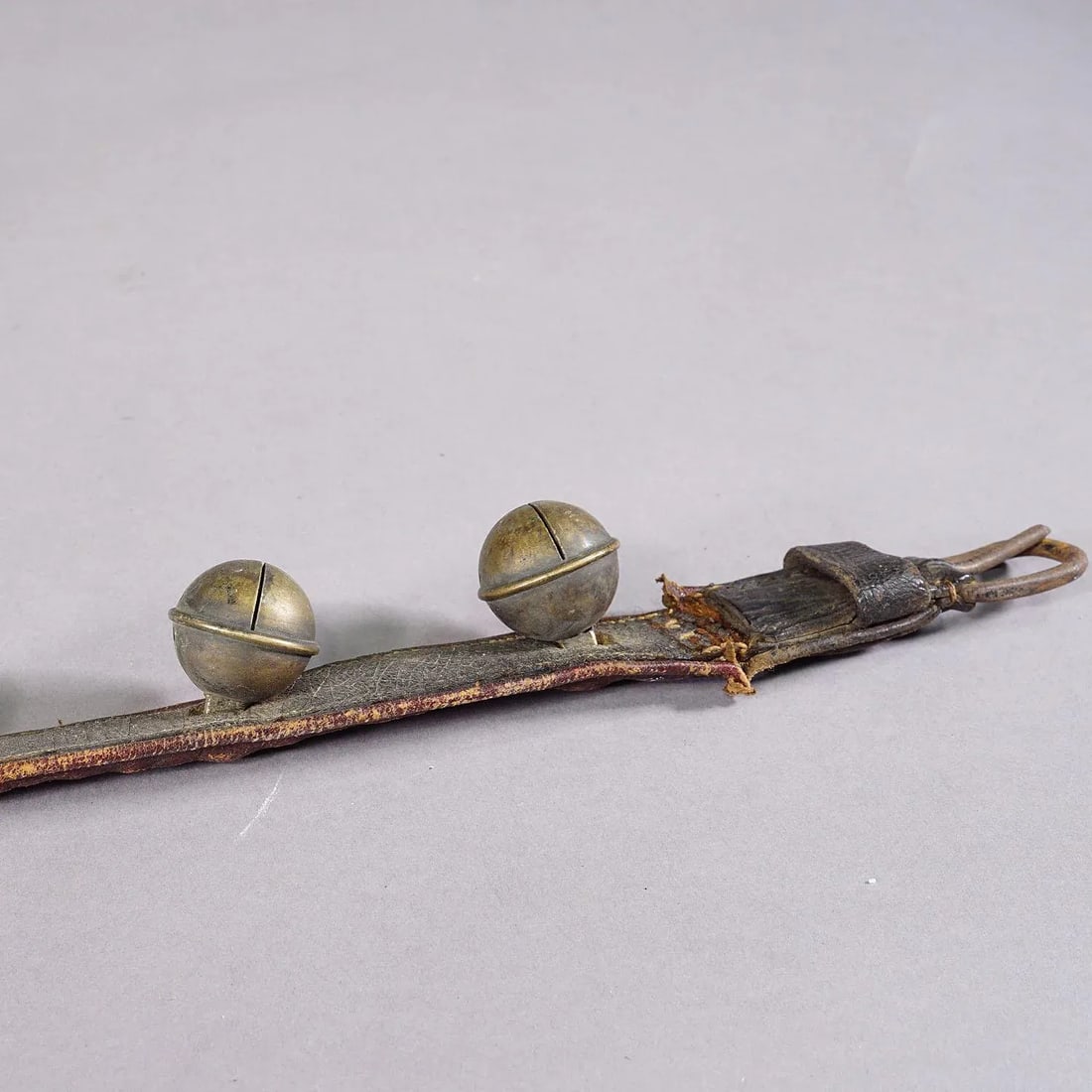 Antique Leather Strap With Six Brass Bells, Switzerland Ca. 1900s - 5