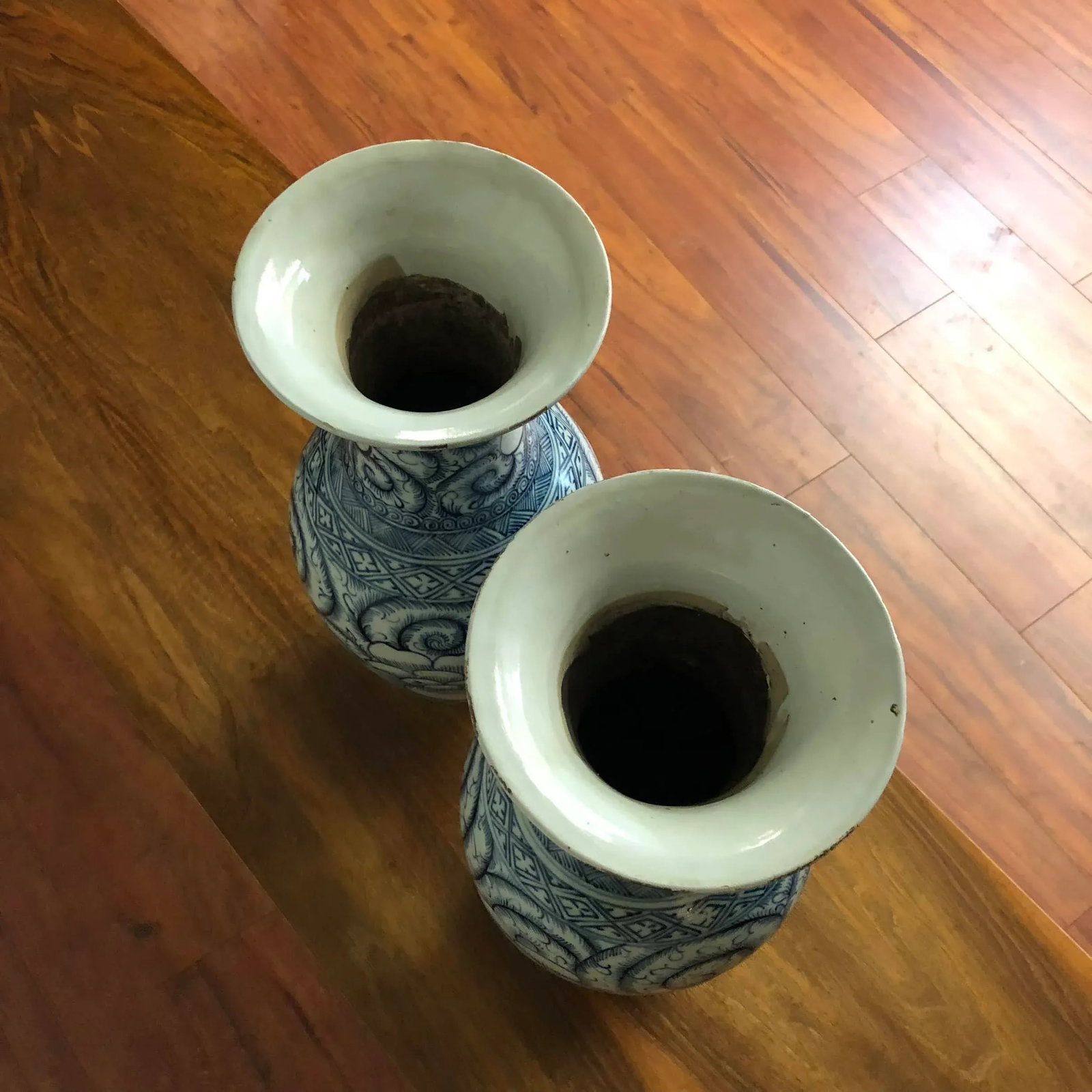 Pair of Blue and White Large Vintage Chinese Porcelain Vases - 10