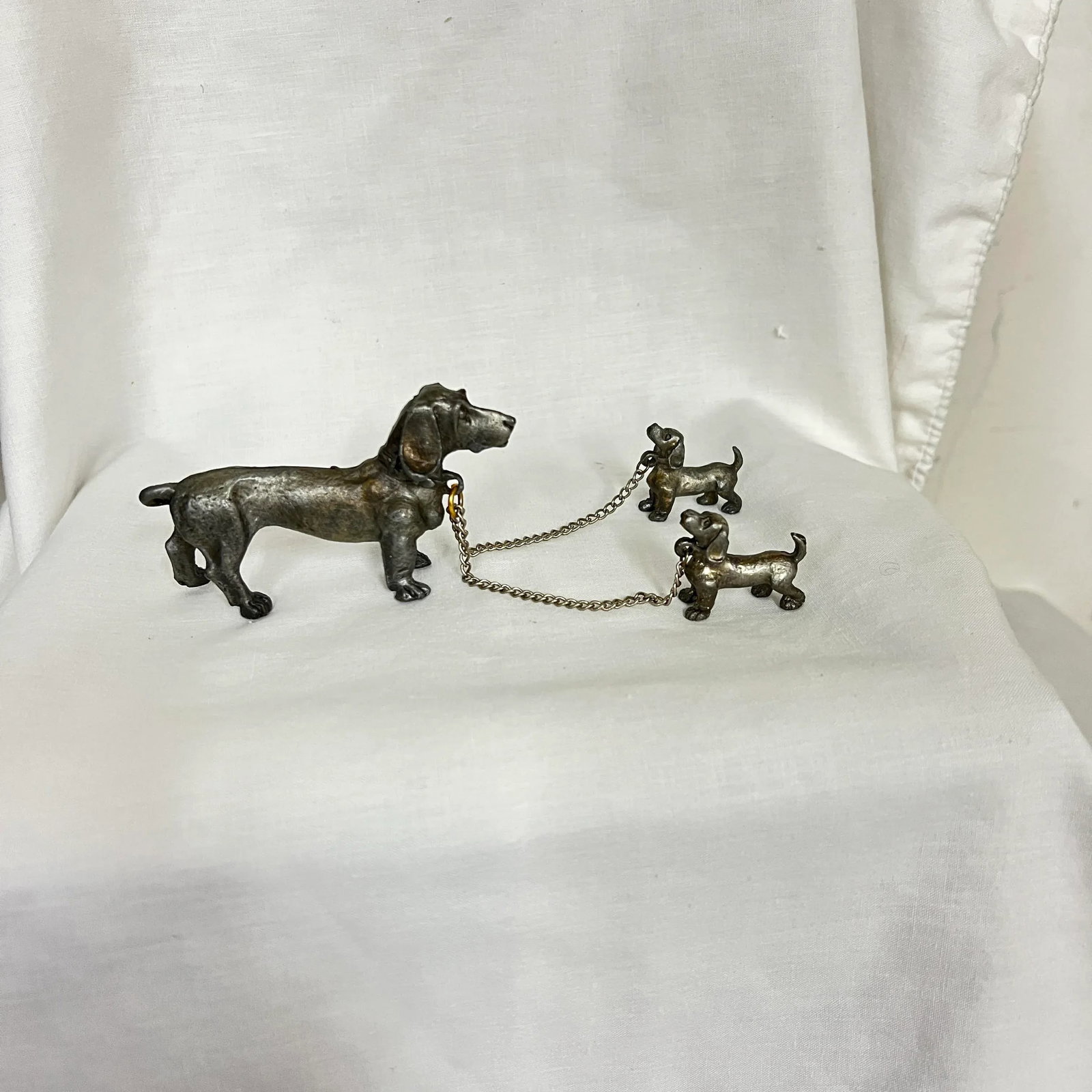 Pewter Adult Dachshund and Two Pups on Lead - Set of 3 - 2