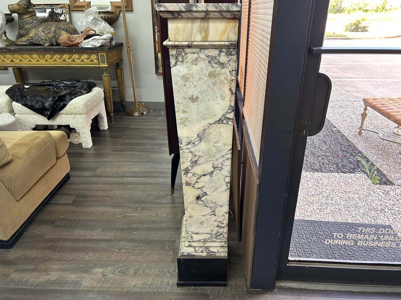 Pair of 1920s French Art Deco Marble Pedestals - 10