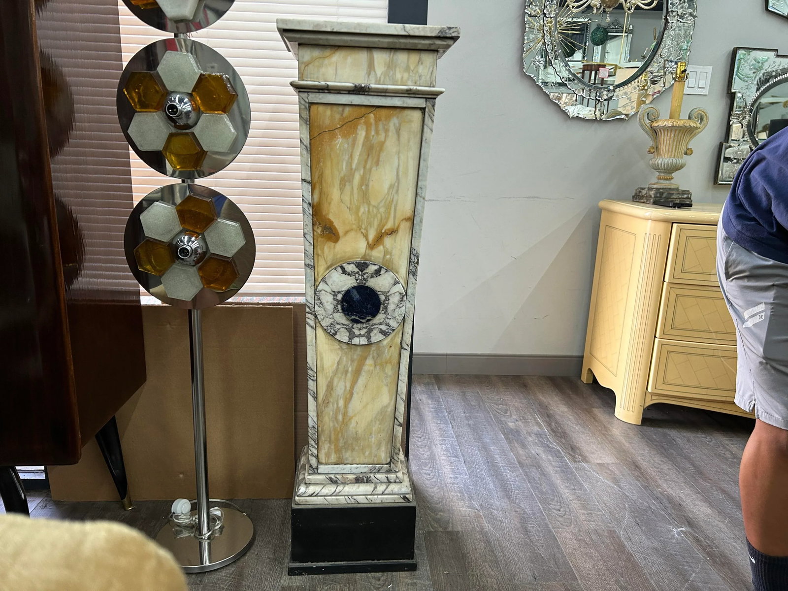 Pair of 1920s French Art Deco Marble Pedestals - 11