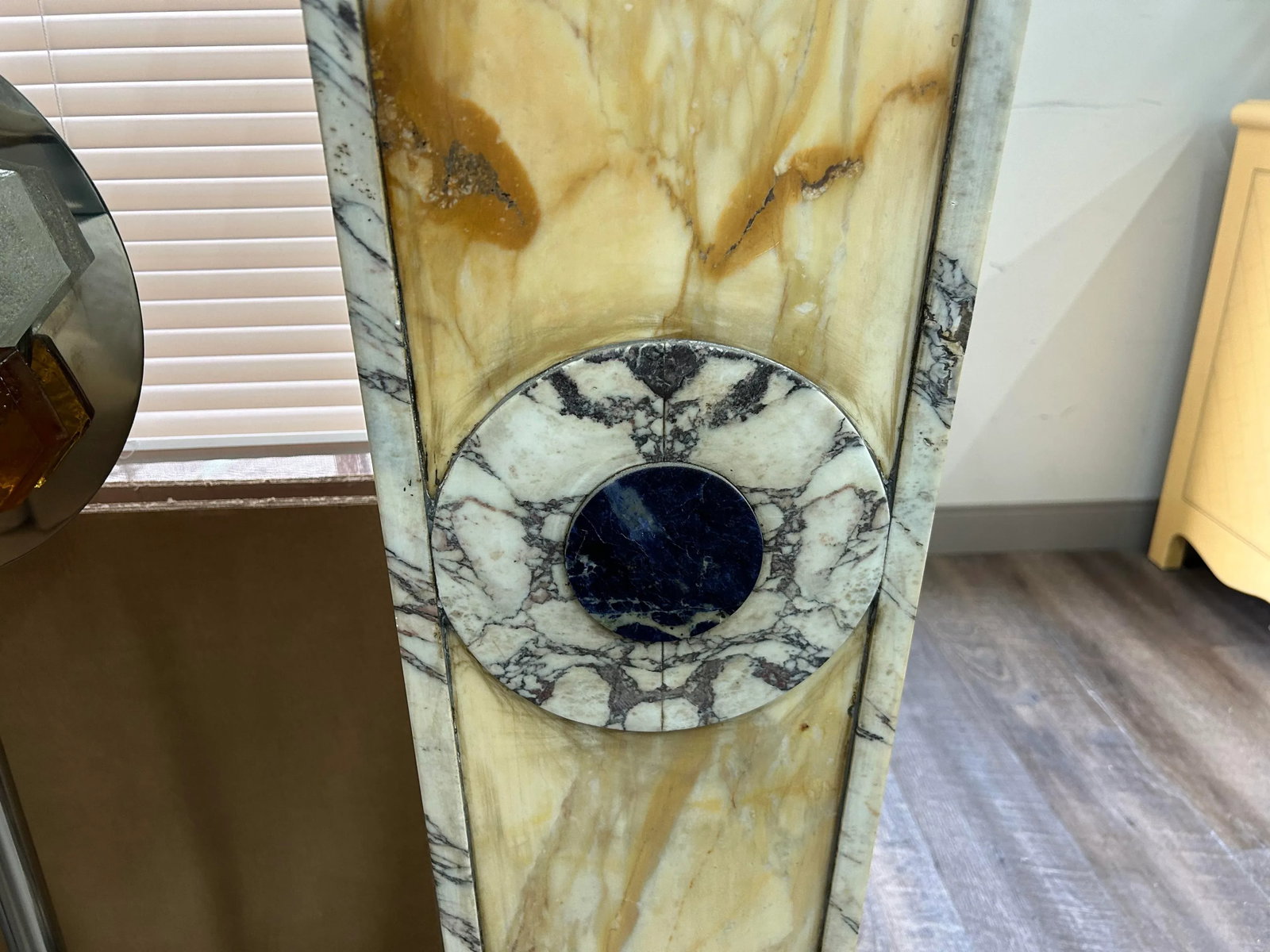 Pair of 1920s French Art Deco Marble Pedestals - 4