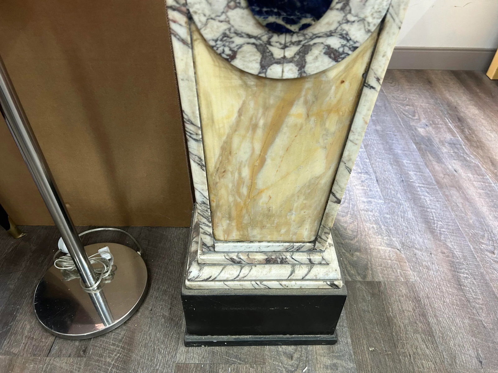 Pair of 1920s French Art Deco Marble Pedestals - 6