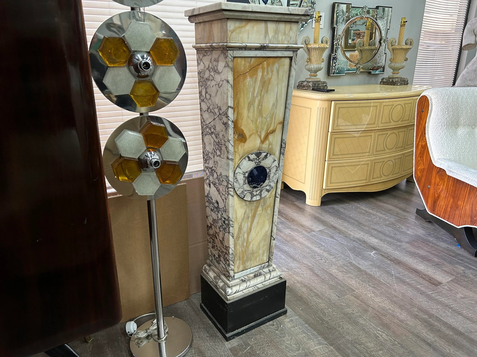 Pair of 1920s French Art Deco Marble Pedestals - 7