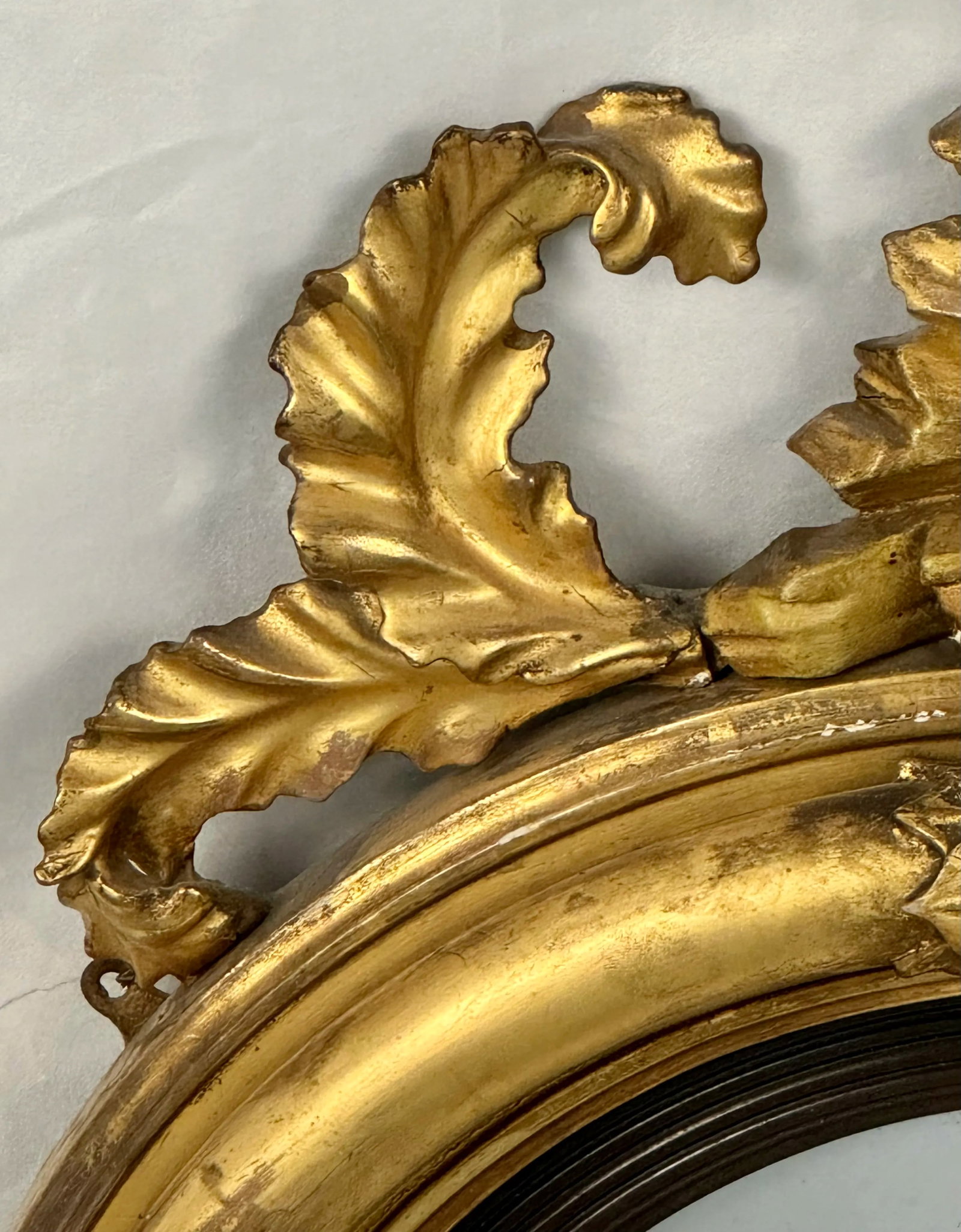 Georgian Giltwood Convex Mirror With an Eagle - 3