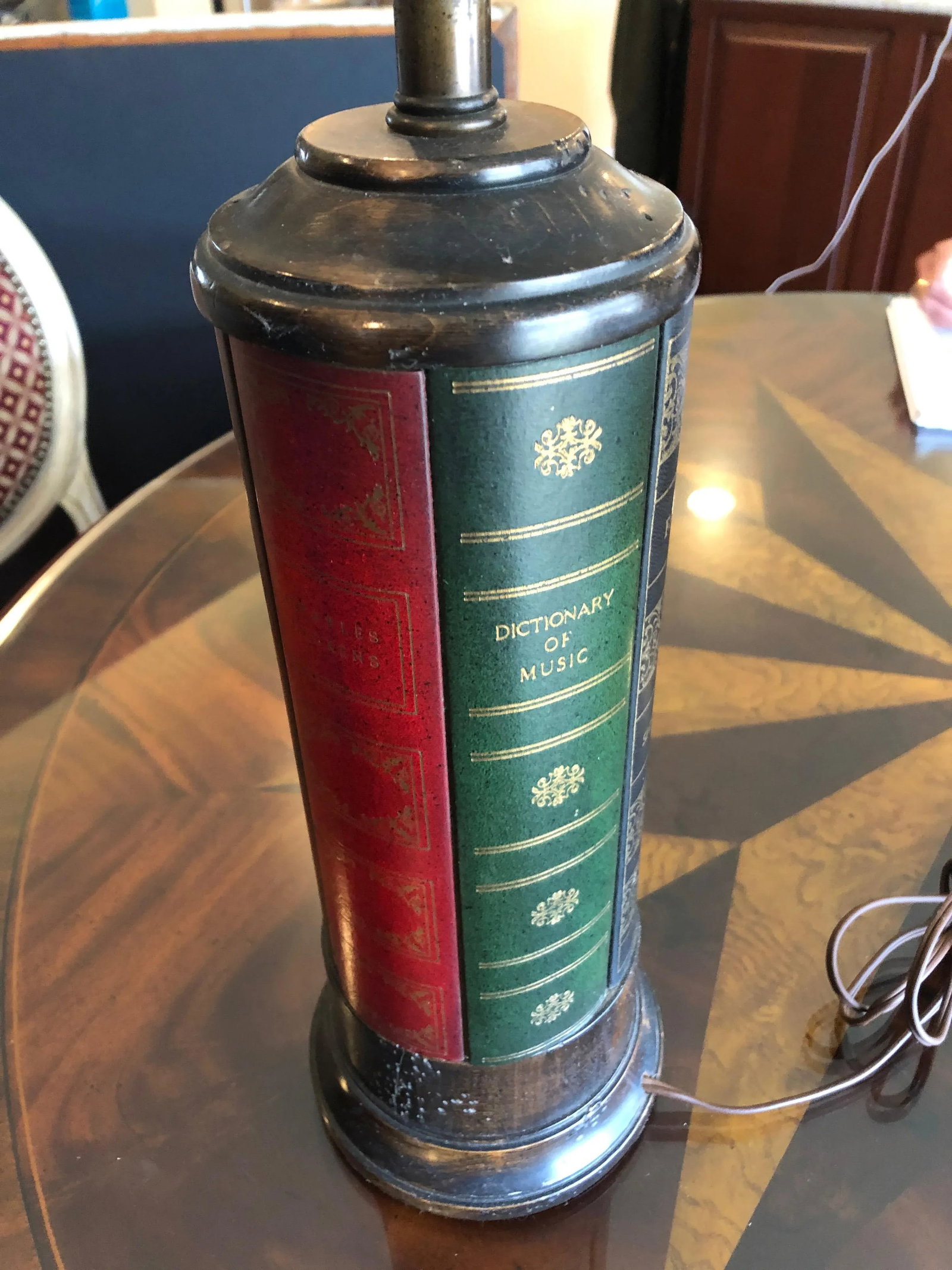 Frederick Cooper Trompe l'Oeil Book Motif Table Lamp - 7