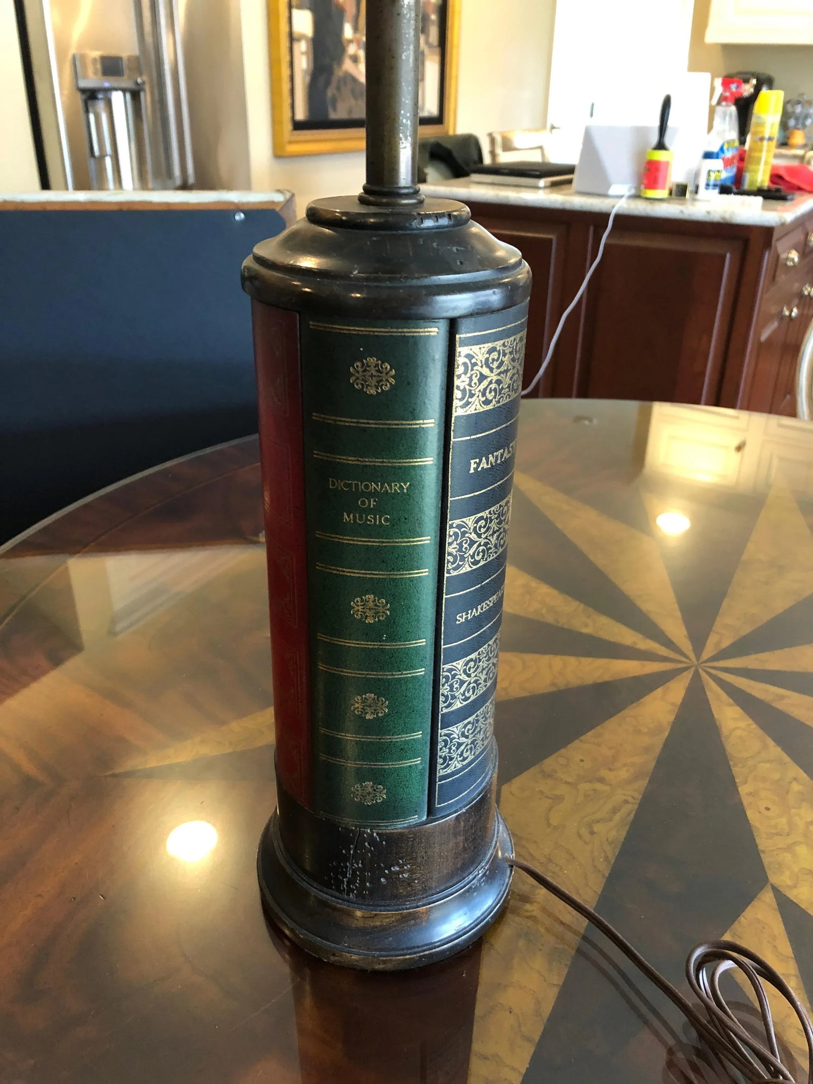 Frederick Cooper Trompe l'Oeil Book Motif Table Lamp - 9