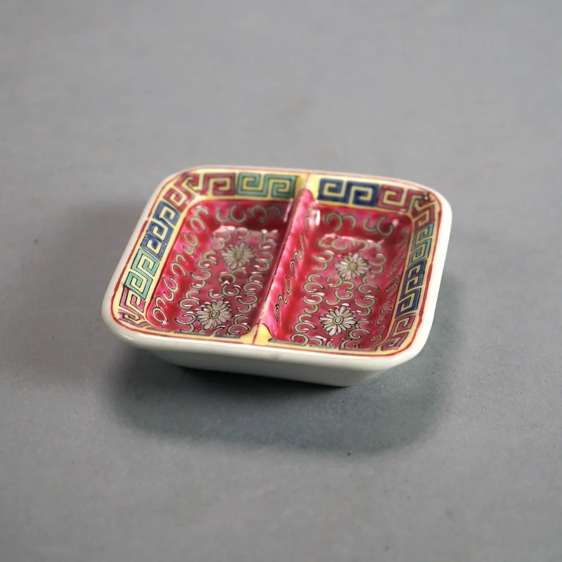 Vintage 33 Piece Chinese Republic Porcelain Tea Set, Circa 1930 - 3