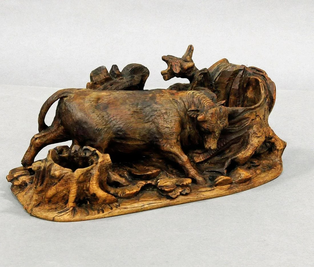 Late 19th Century Carved Statue of a Bull Ca. 1900 - 3