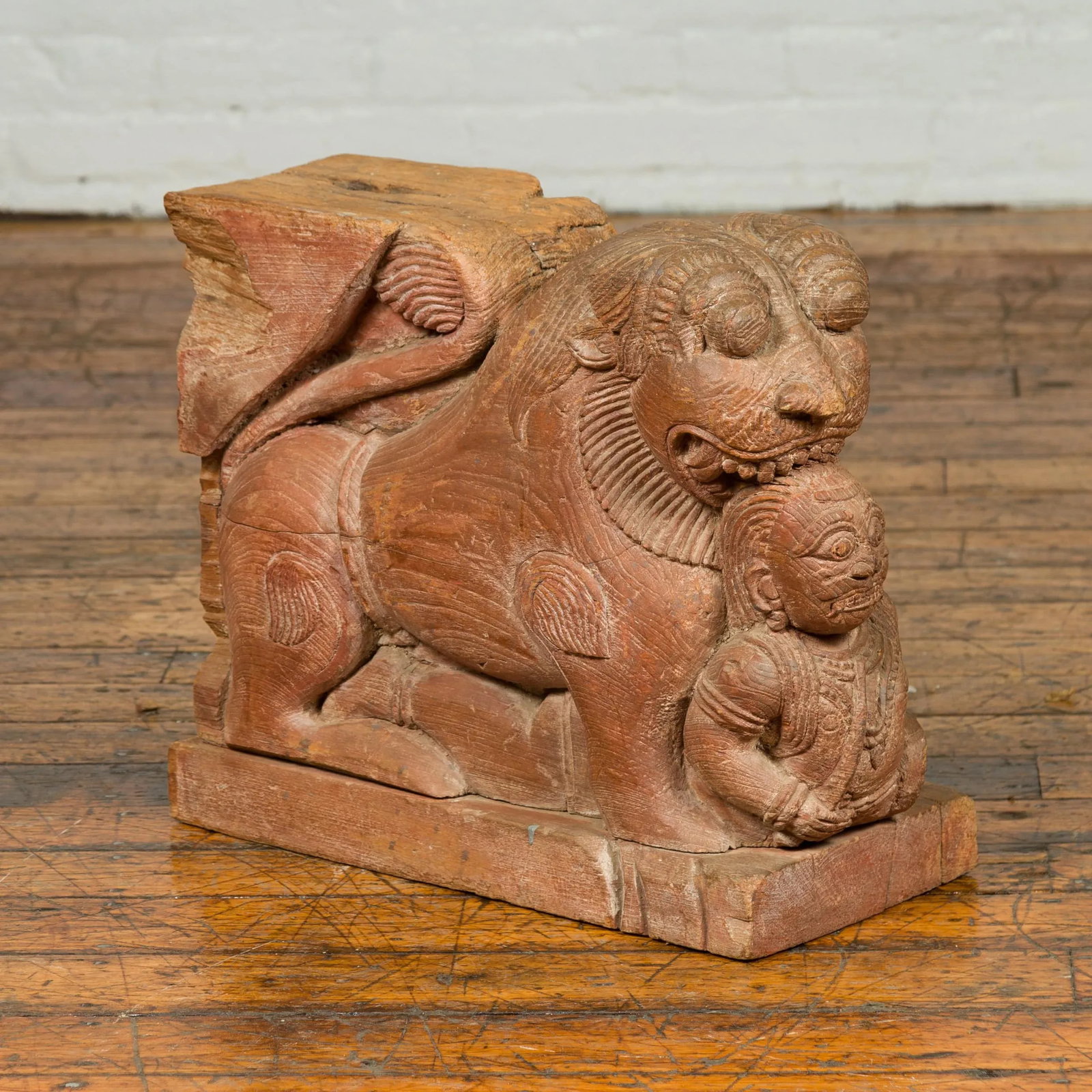 Indian 18th Century Teak Guardian Lion Carving with Traces of Original Paint - 2
