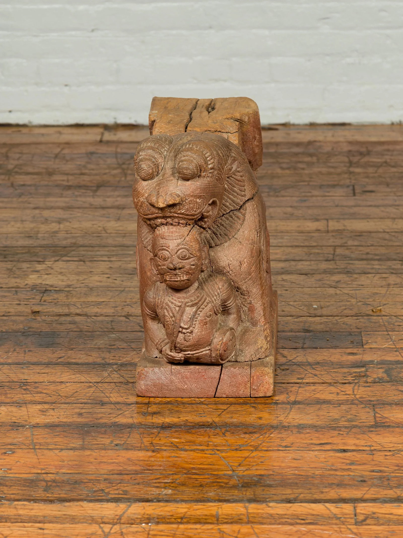 Indian 18th Century Teak Guardian Lion Carving with Traces of Original Paint - 6