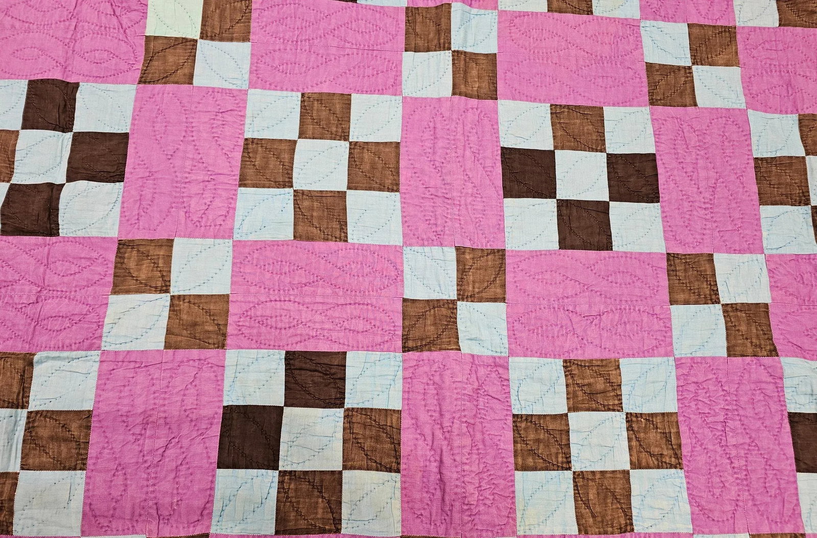 Mid 20th Century American Amish Quilt - 3