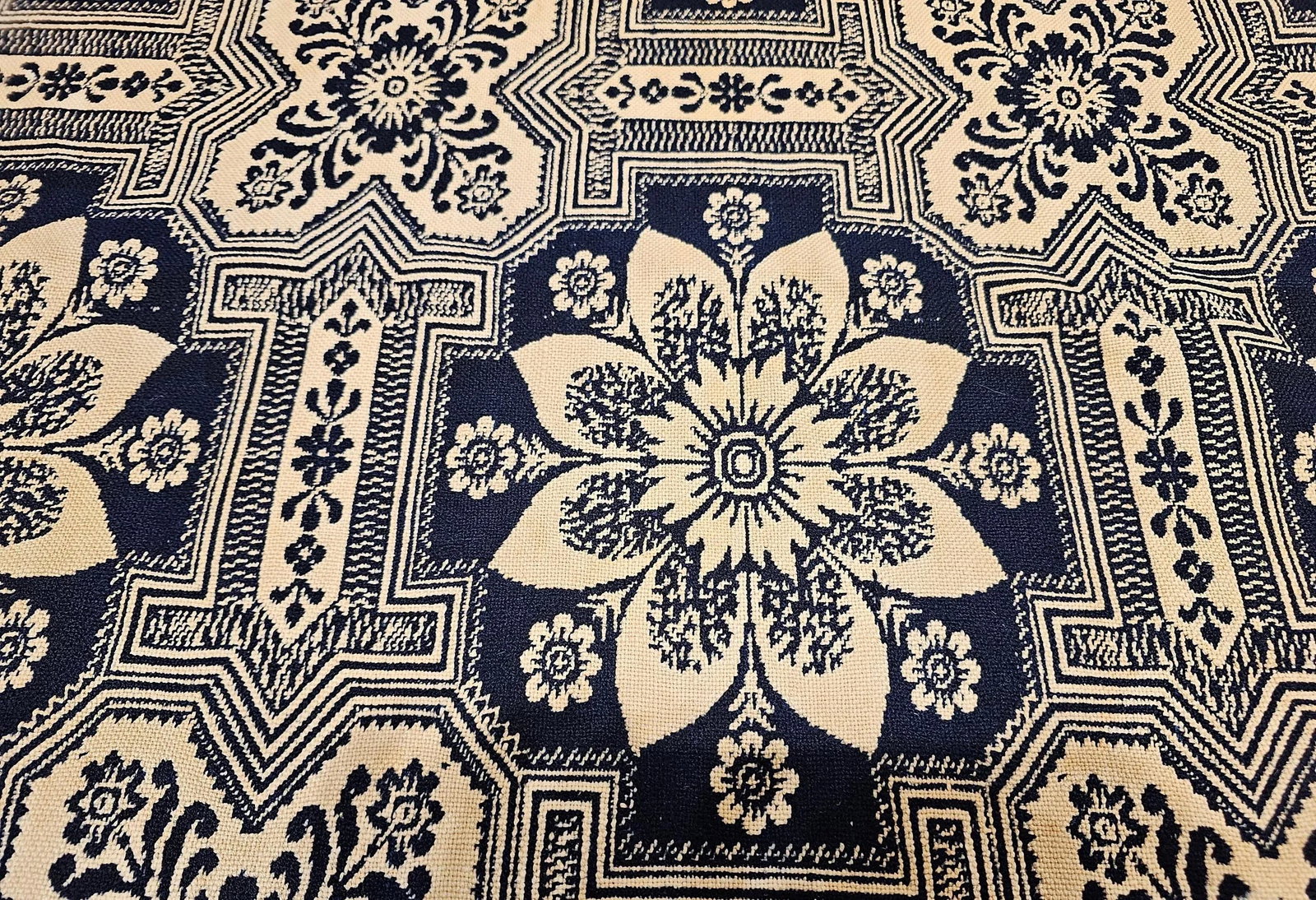 Mid 19th Century American Coverlet - 8