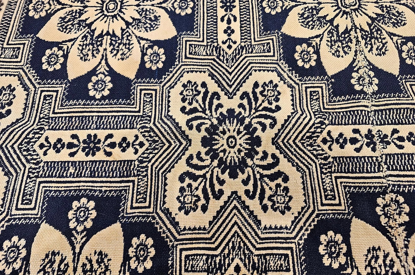 Mid 19th Century American Coverlet - 9