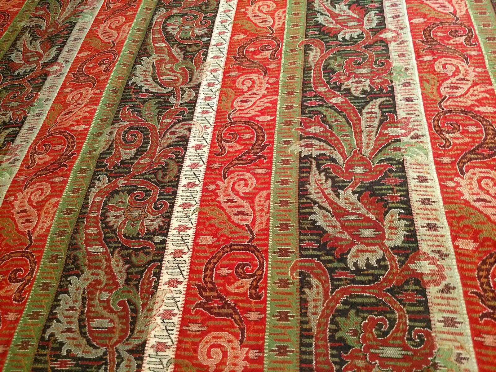 Mid-19th Century Hand-Woven Kashmiri Paisley Shawl, Wool, India - 10