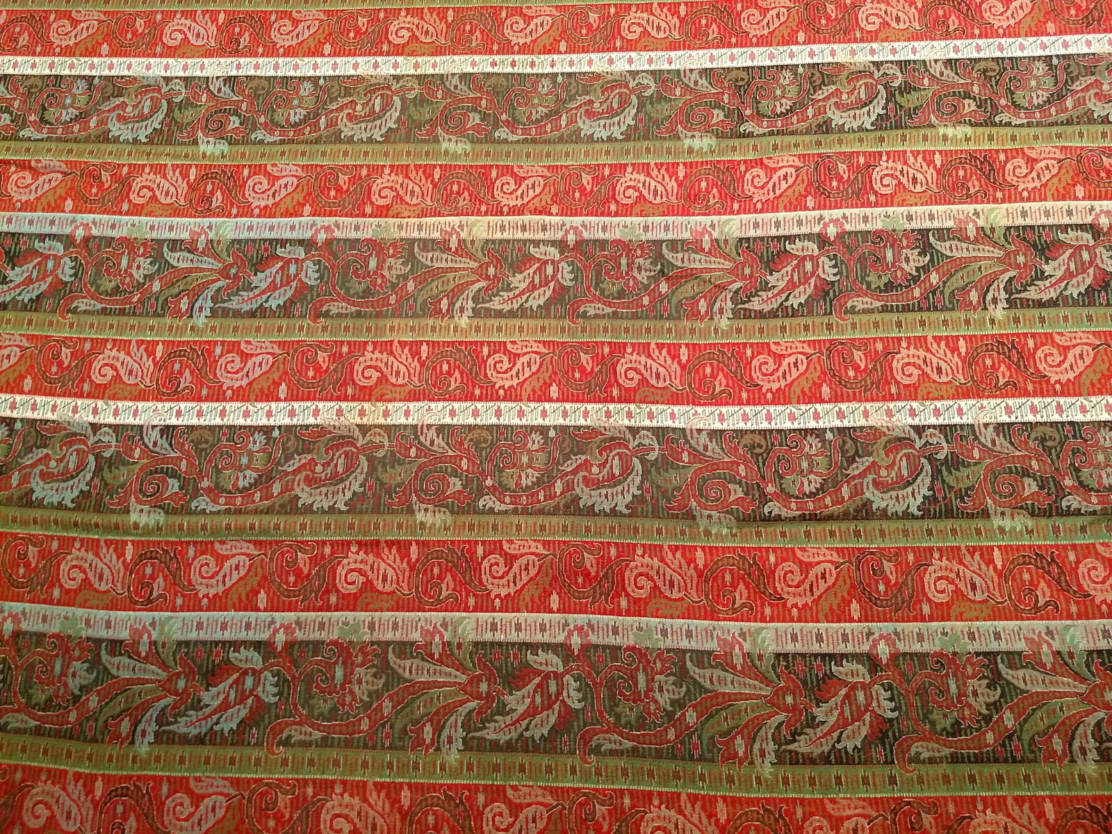Mid-19th Century Hand-Woven Kashmiri Paisley Shawl, Wool, India - 11