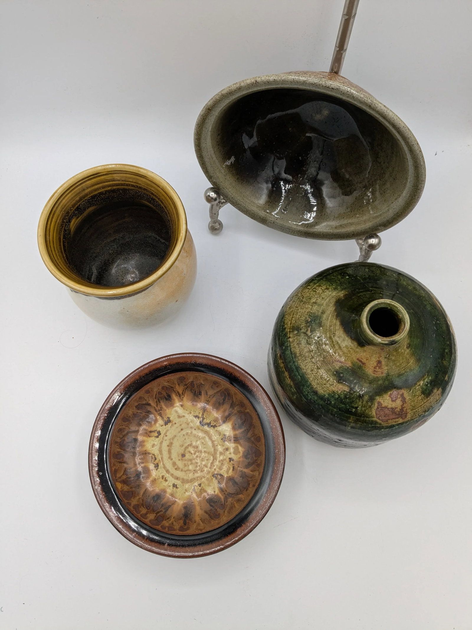 Mid 20th Century Group of 4 Earth Toned Studio Pottery Dishes - 2