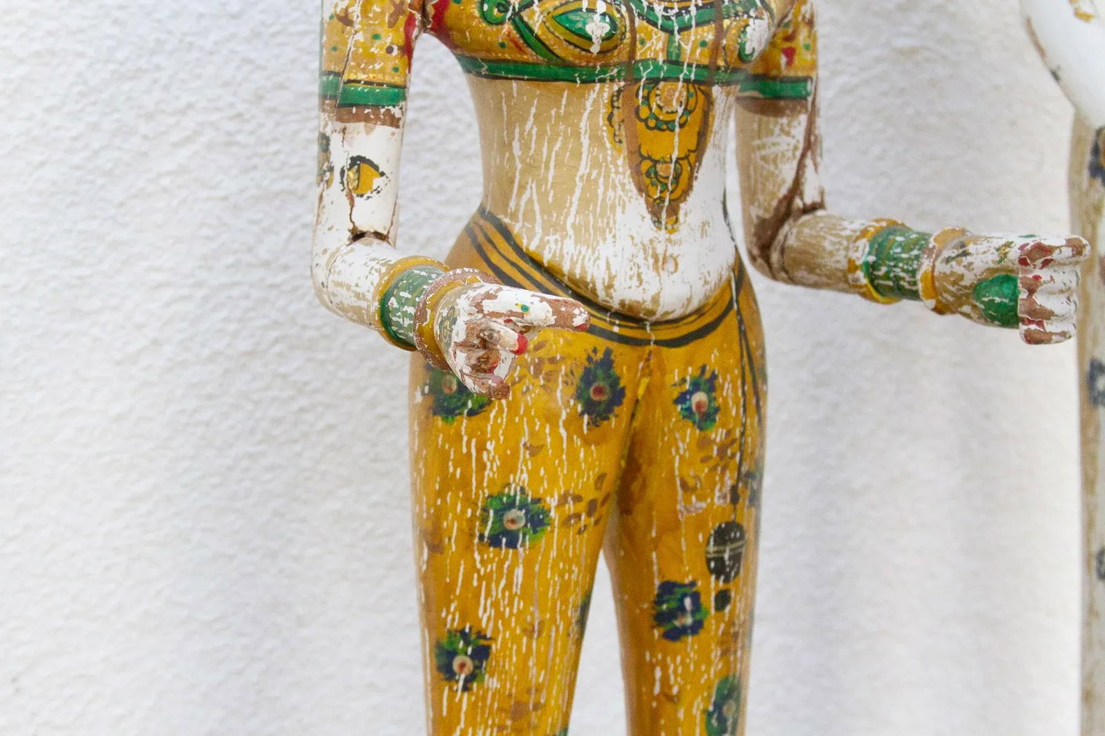 Divine Pair of Antique Indian Gangaur Figure - 8