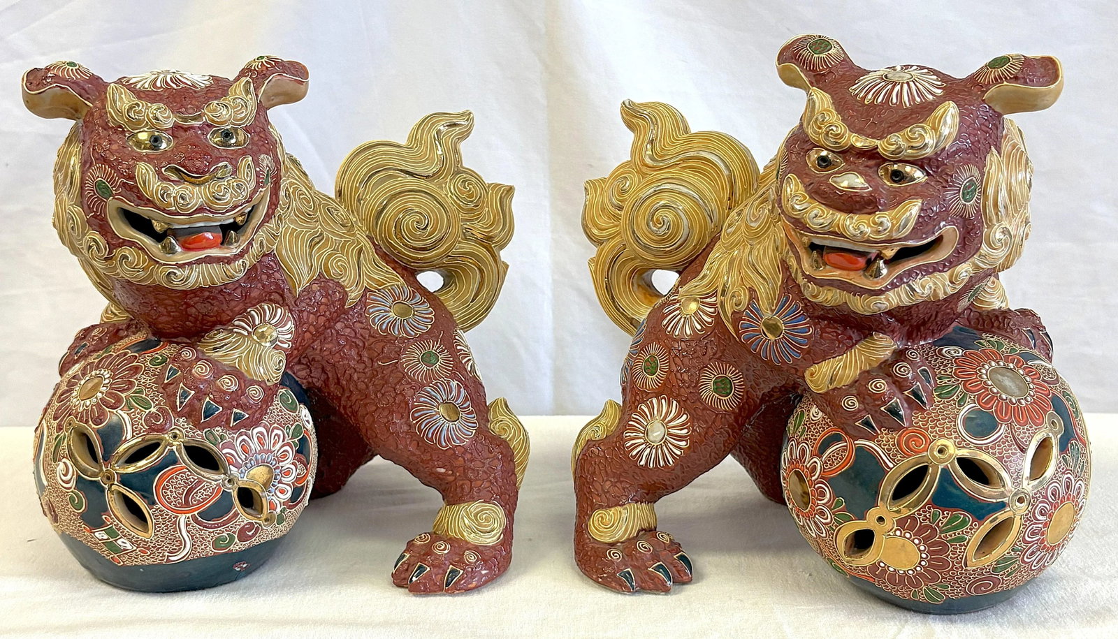 Vintage Japanese Pottery Kutani Foo Dogs in Cinnabar and Gold Colors- A Pair - 2