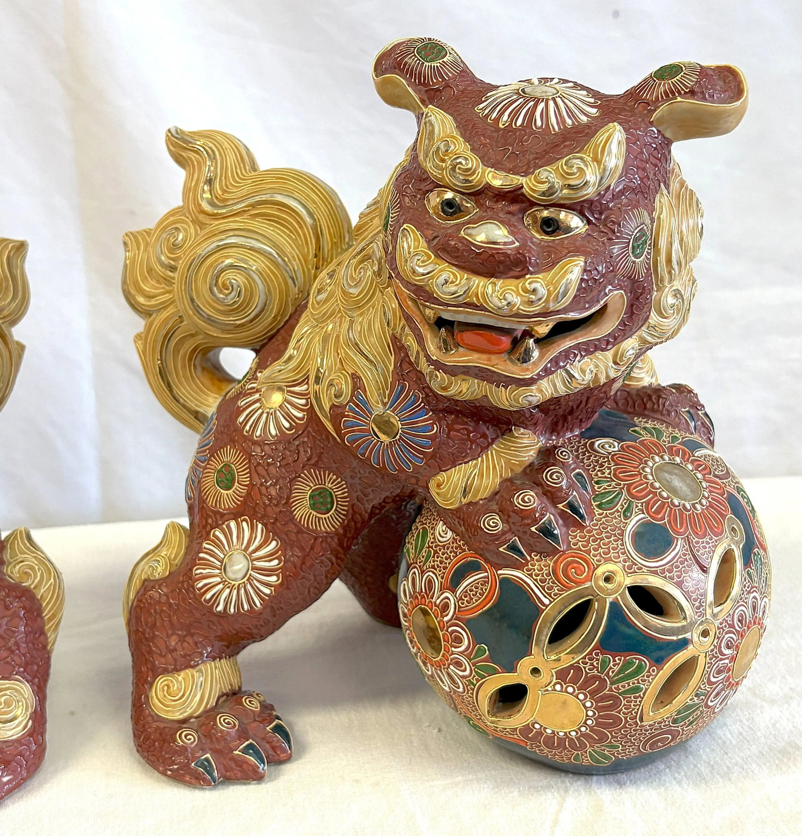 Vintage Japanese Pottery Kutani Foo Dogs in Cinnabar and Gold Colors- A Pair - 3