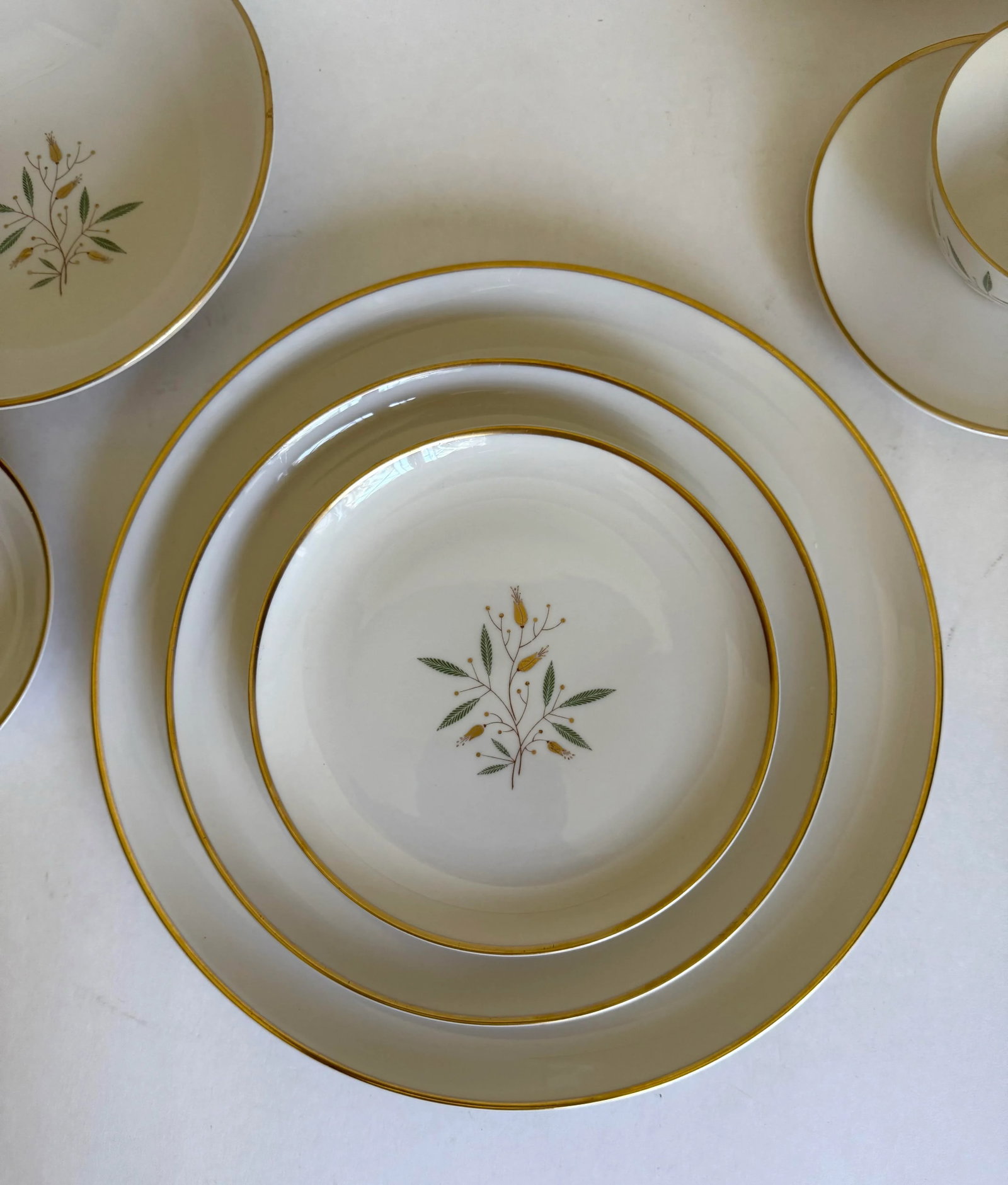 1960's Syracuse "Elegance" Complete Dinnerware Set for 12 Guests and Serving Pieces - 10