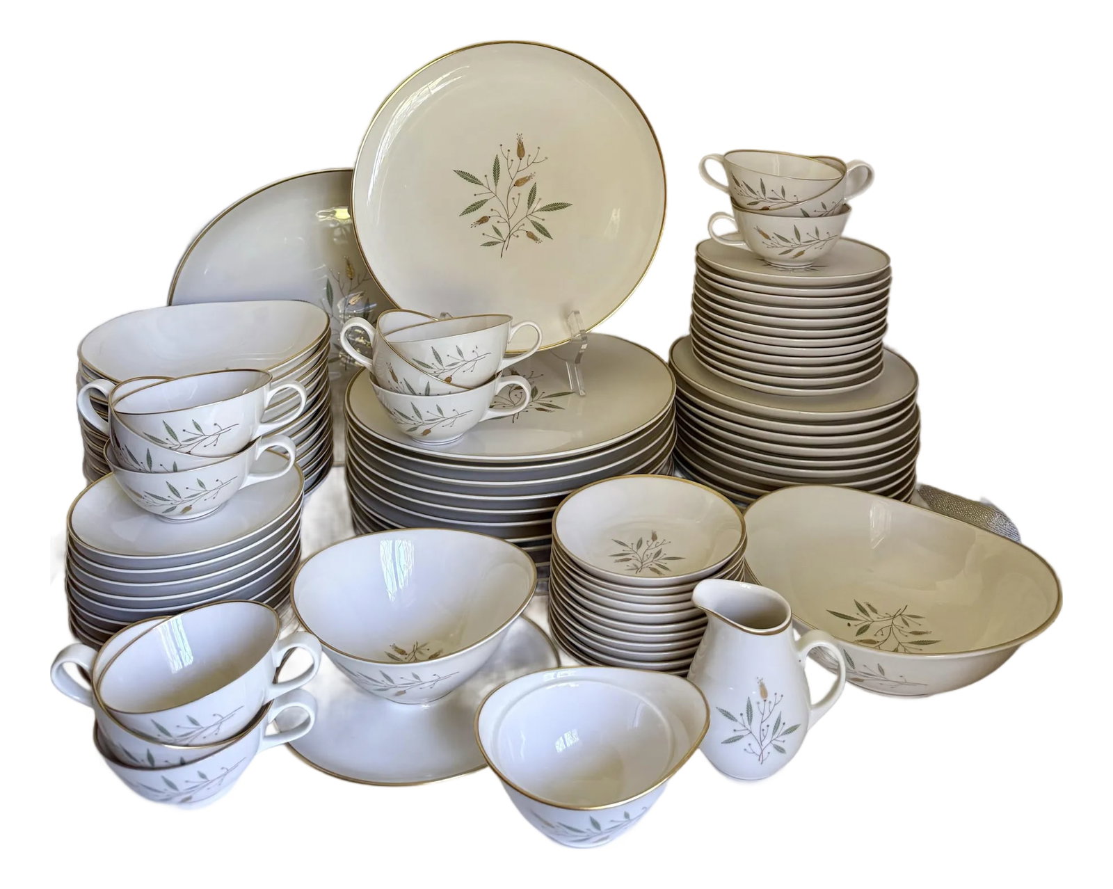 1960's Syracuse "Elegance" Complete Dinnerware Set for 12 Guests and Serving Pieces: Here is an incredible, COMPLETE set for 12 guests of Syracus' "Elegance" fine china dinnerware. That is 89 total pieces, which includes 5 serving pieces. The design was made in the 1960's and