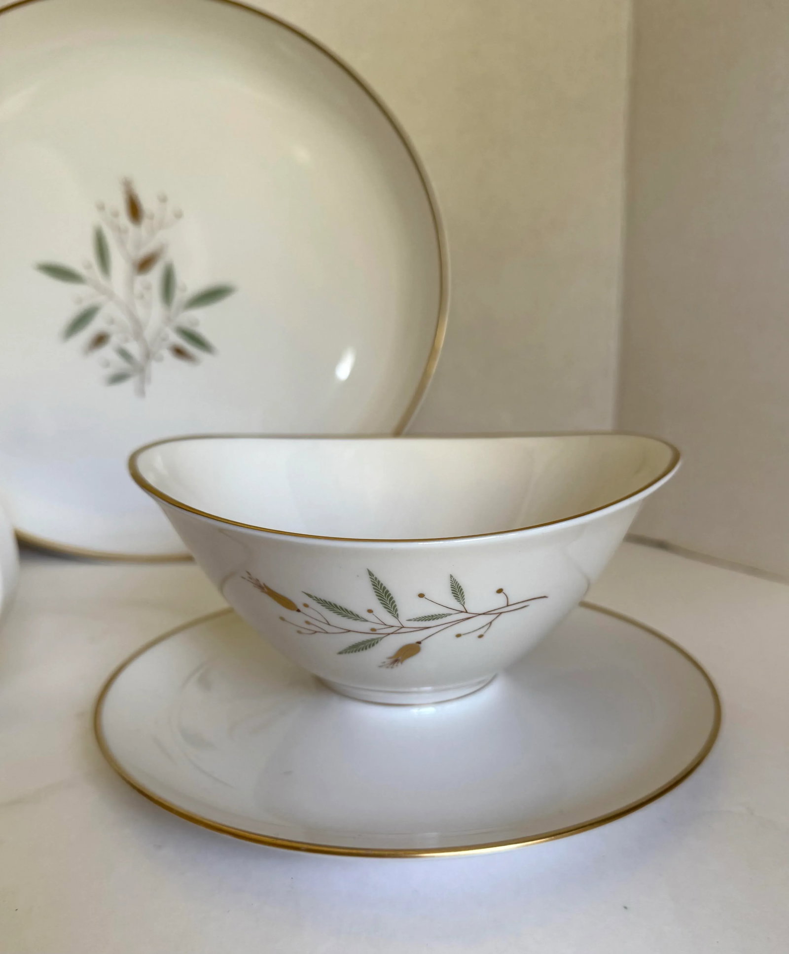 1960's Syracuse "Elegance" Complete Dinnerware Set for 12 Guests and Serving Pieces - 8