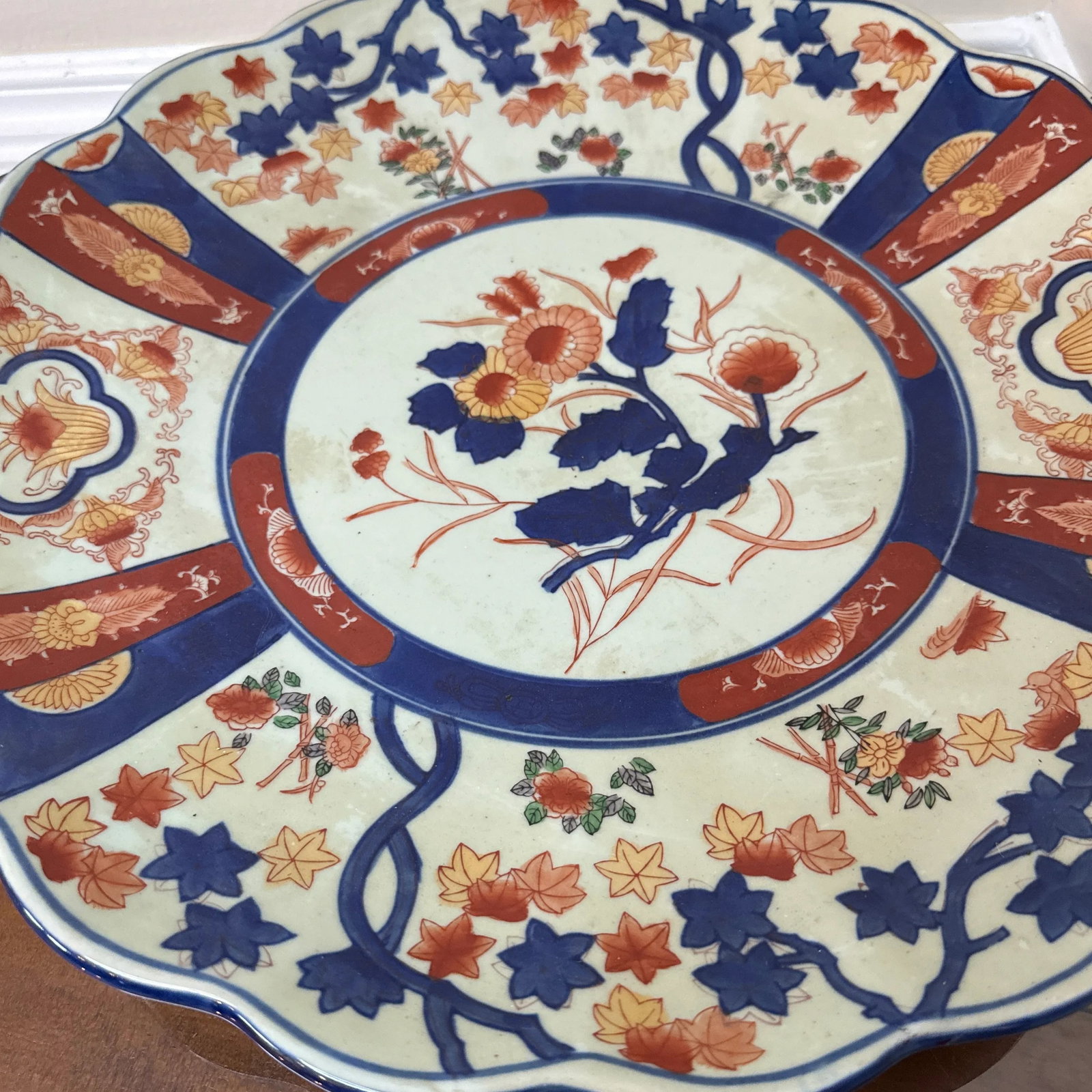 Vintage Oversized Imari Plate With Scalloped Edges and Floral Pattern - 3