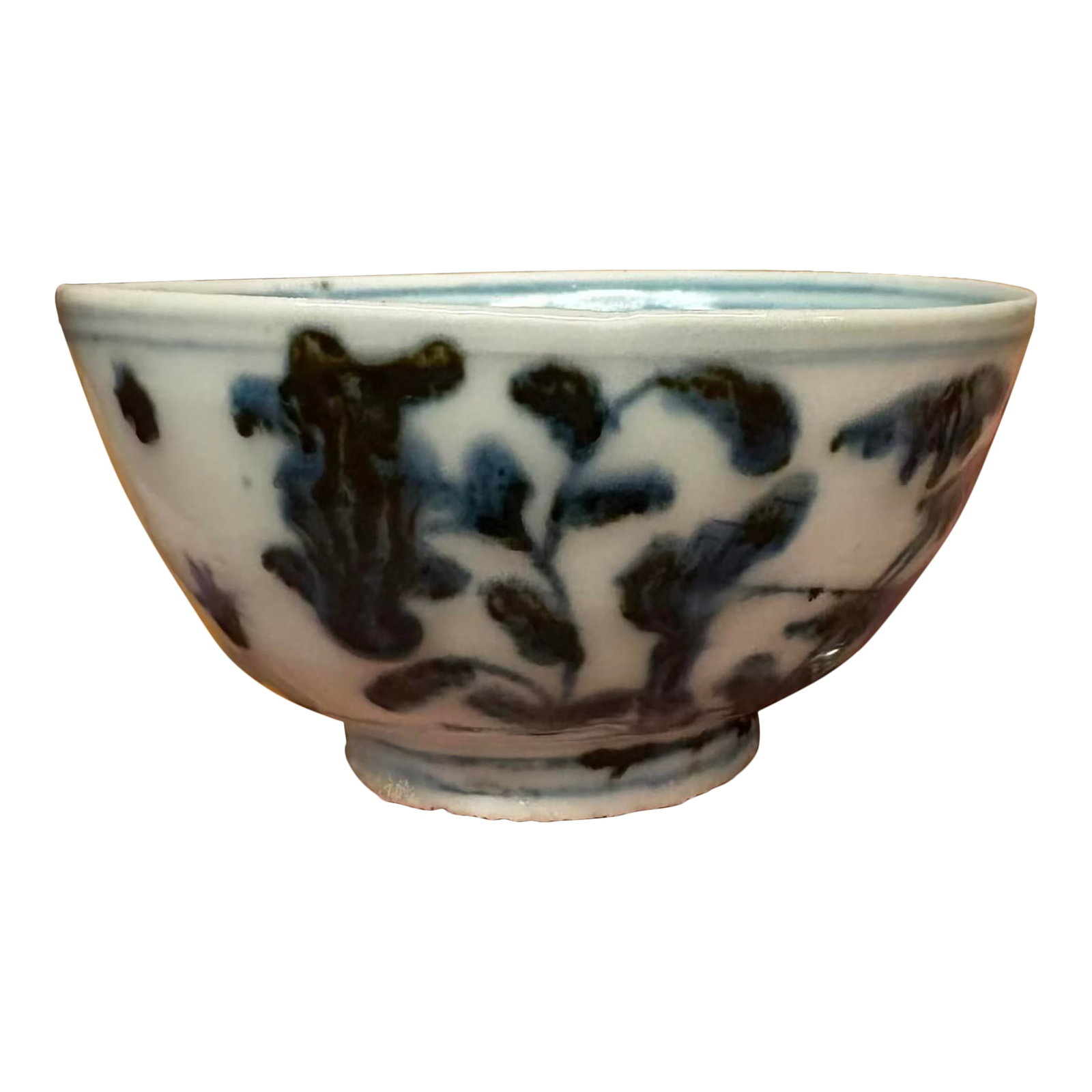 Qing Dynasty Antique Chinese Blue and White Porcelain Tea Bowl: A beautifully hand-painted blue and white porcelain tea bowl, likely dating to the Qing Dynasty (late 17th to early 18th century), with stylistic echoes of late Ming transitional ware. The exterior