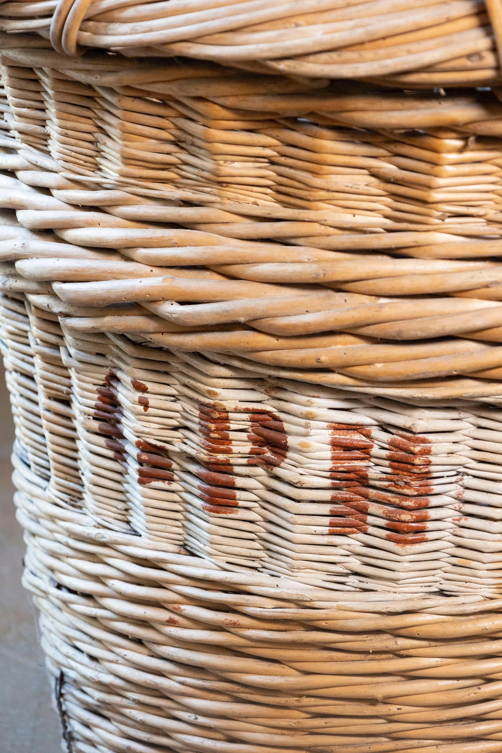 Early 20th Century French Wicker Grape Harvesting Basket - 2