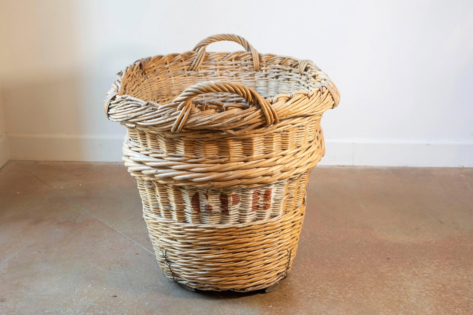 Early 20th Century French Wicker Grape Harvesting Basket - 5