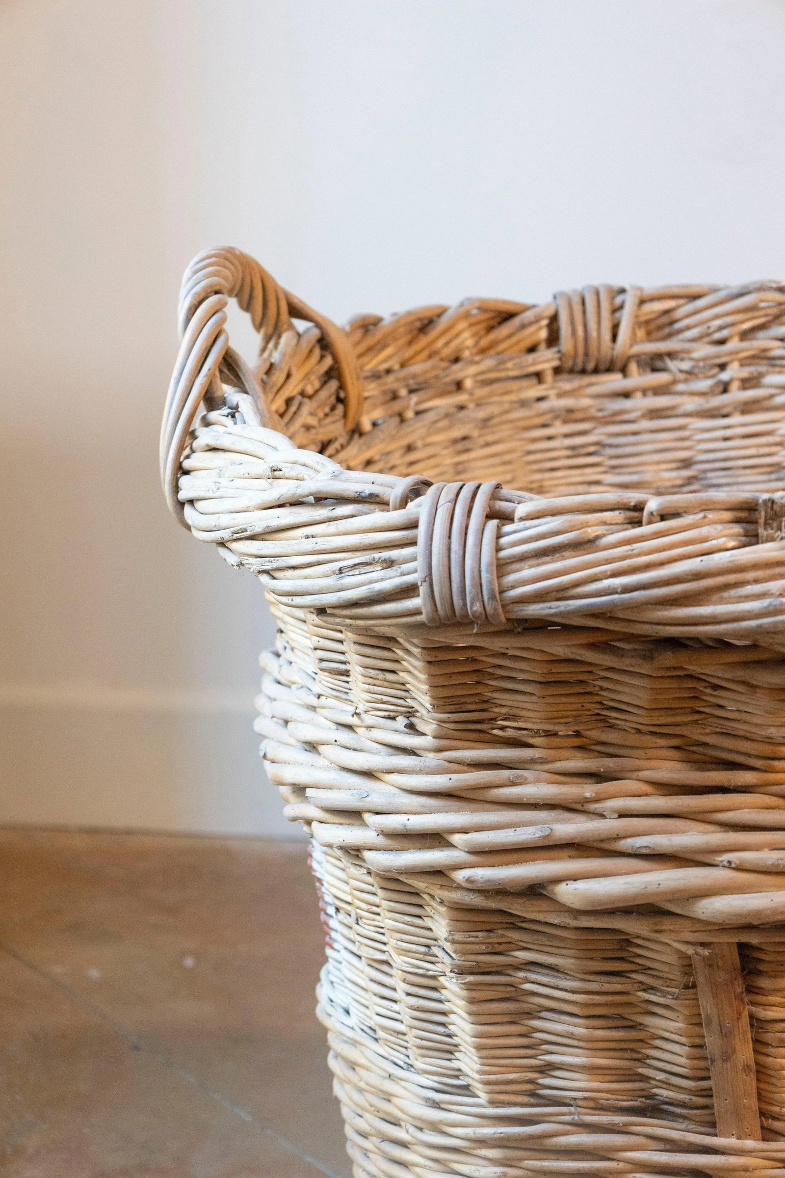 Early 20th Century French Wicker Grape Harvesting Basket - 9