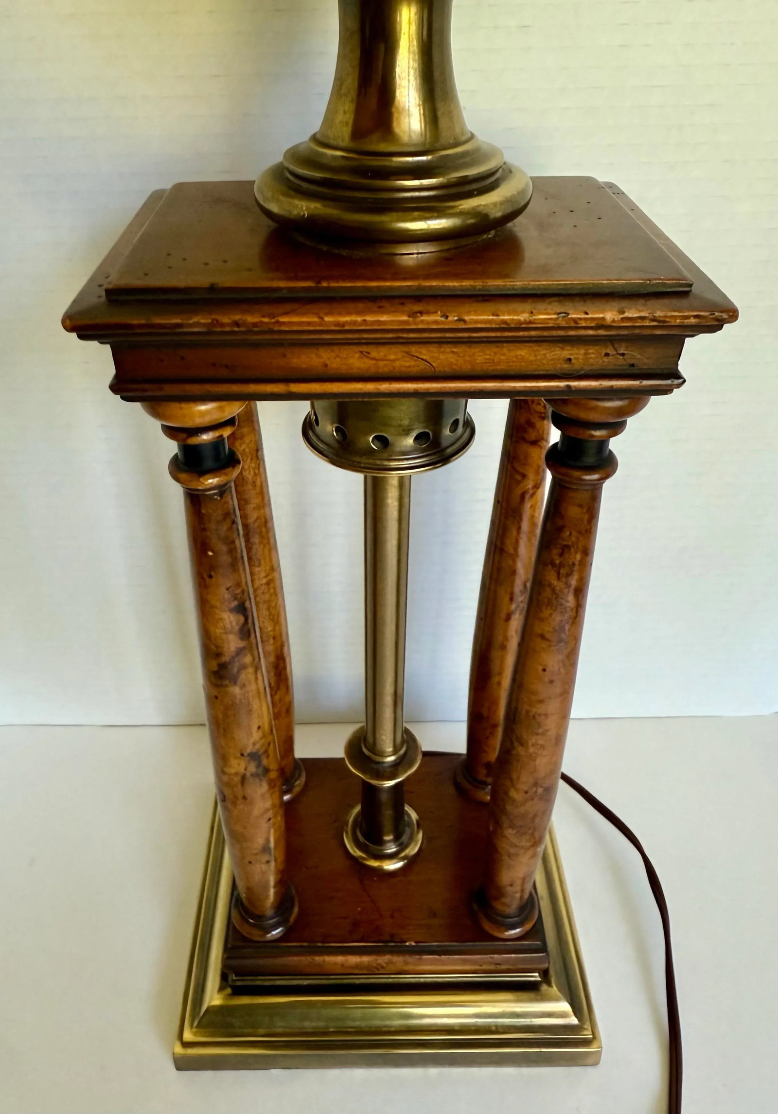 Vintage Stiffel Neoclassical Regency Brass and Wood Column Table Lamp - 3