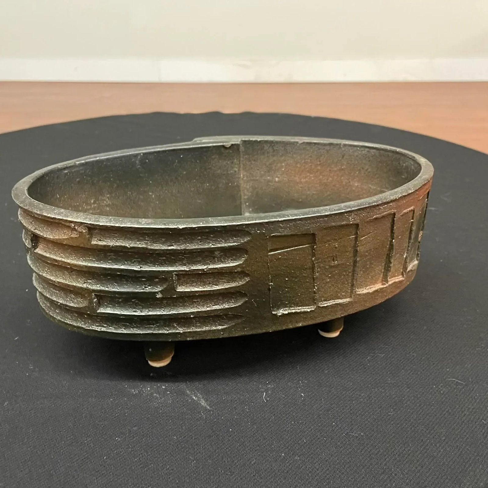 Oval Japanese Ikebana Planter, Footed Stoneware Vessel, Mid-20th Century - 4