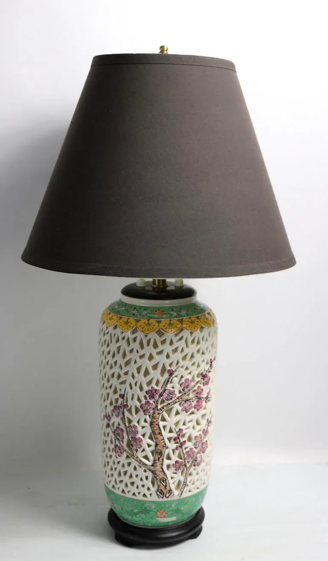 Reticulated Blanc De Chine and Polychrome Porcelain Table Lamp. - 11