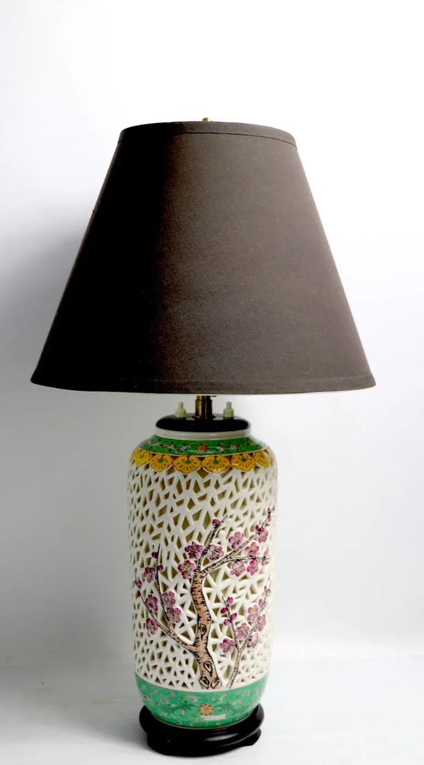 Reticulated Blanc De Chine and Polychrome Porcelain Table Lamp. - 13