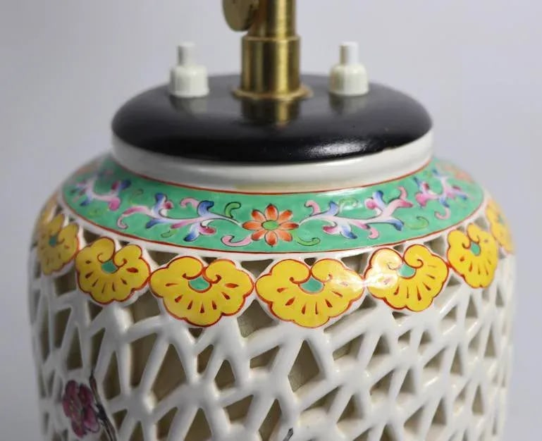 Reticulated Blanc De Chine and Polychrome Porcelain Table Lamp. - 8