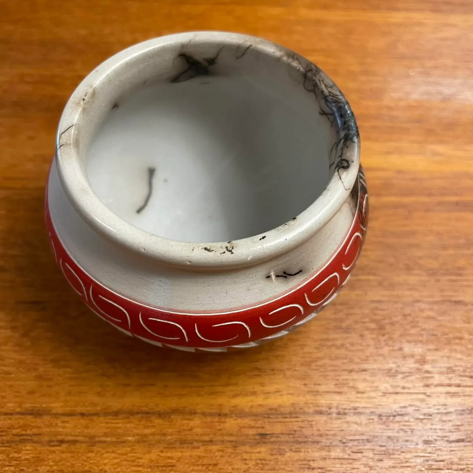 Miniature Navajo Horsehair Pottery Jar - Signed Carol Benally - 4