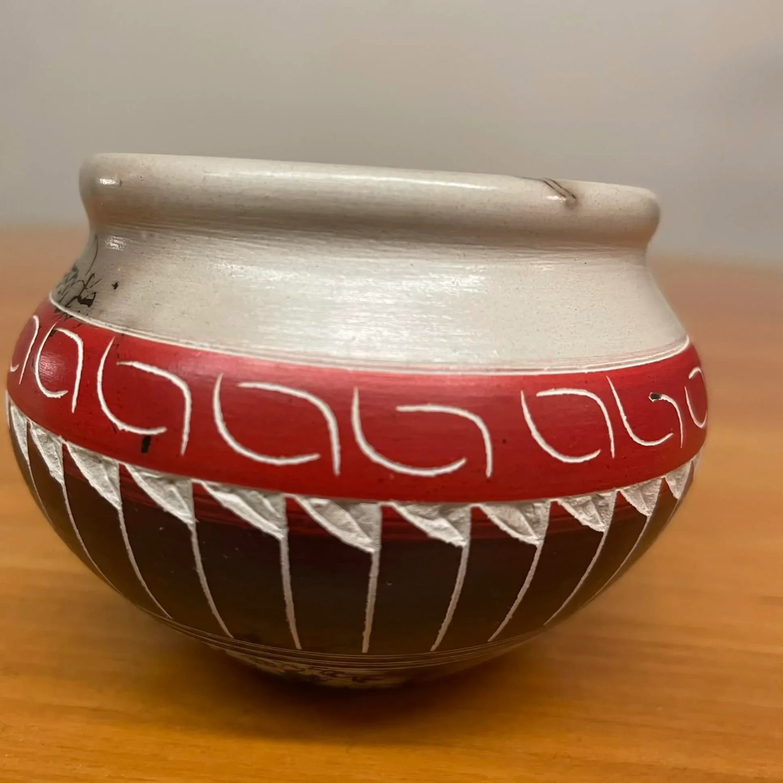 Miniature Navajo Horsehair Pottery Jar - Signed Carol Benally - 8