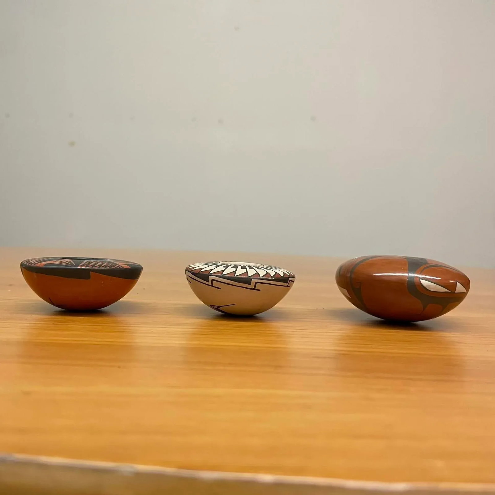 Set of 3 Signed Mata Ortiz Miniature Seed Jars - Julio Mora, Lourdes LÃ³pez, and Rosi - 7