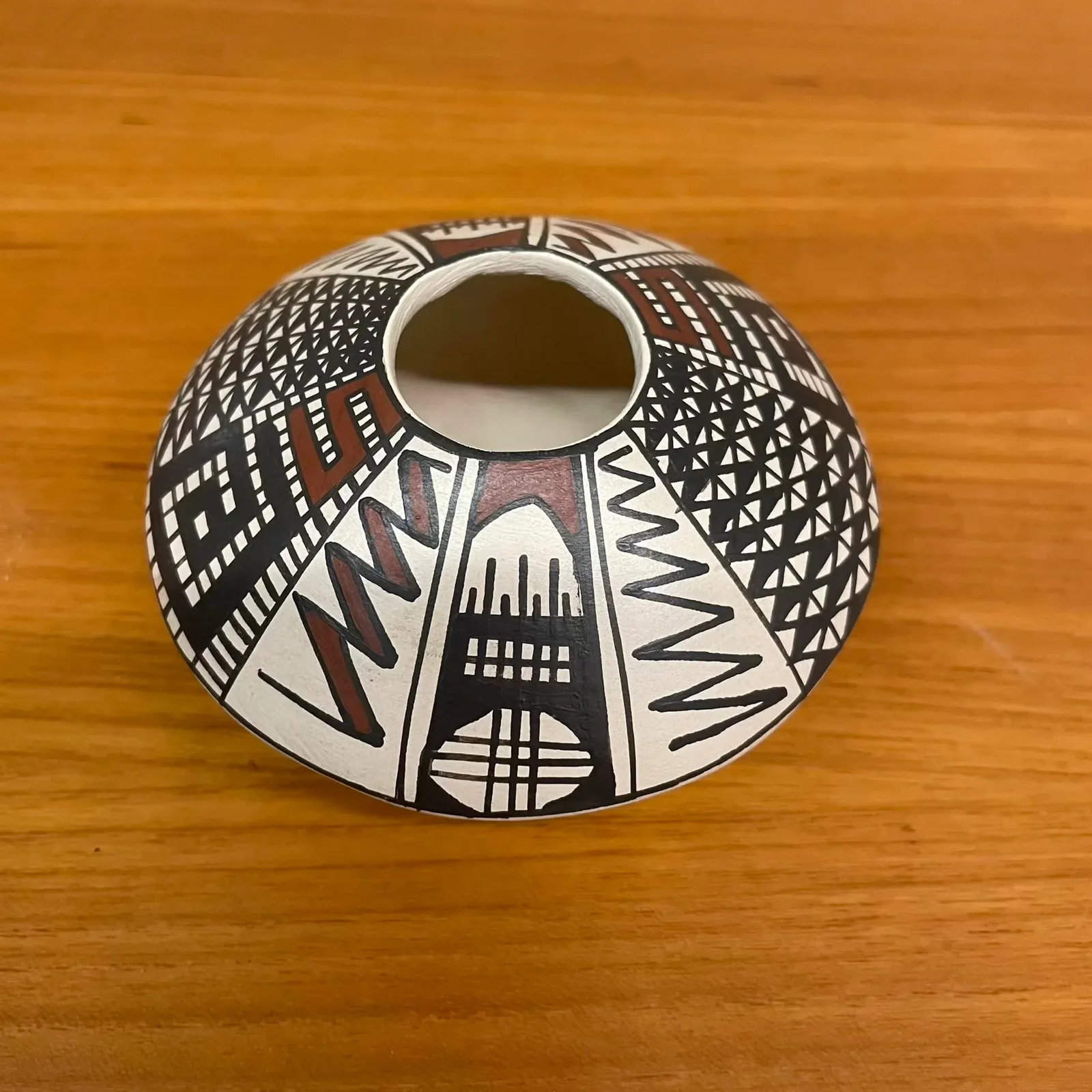 Pair of Signed Geometric Small Mata Ortiz Seed Pots - Benita Moreno & Alvaro Ledezma - 5