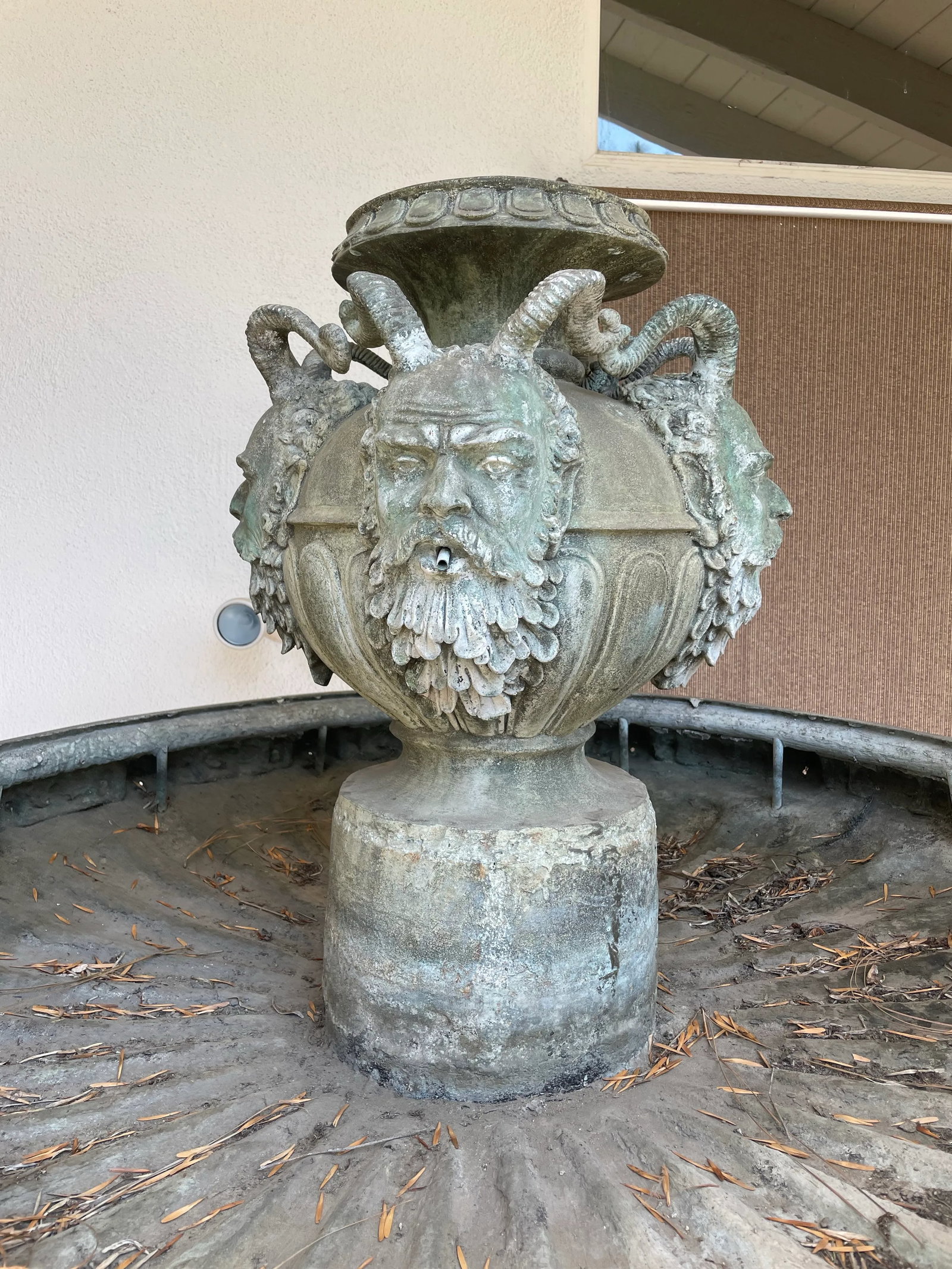 Monumental Neoclassical-Style Patinated Bronze Garden Fountain by S. Kelian - 10