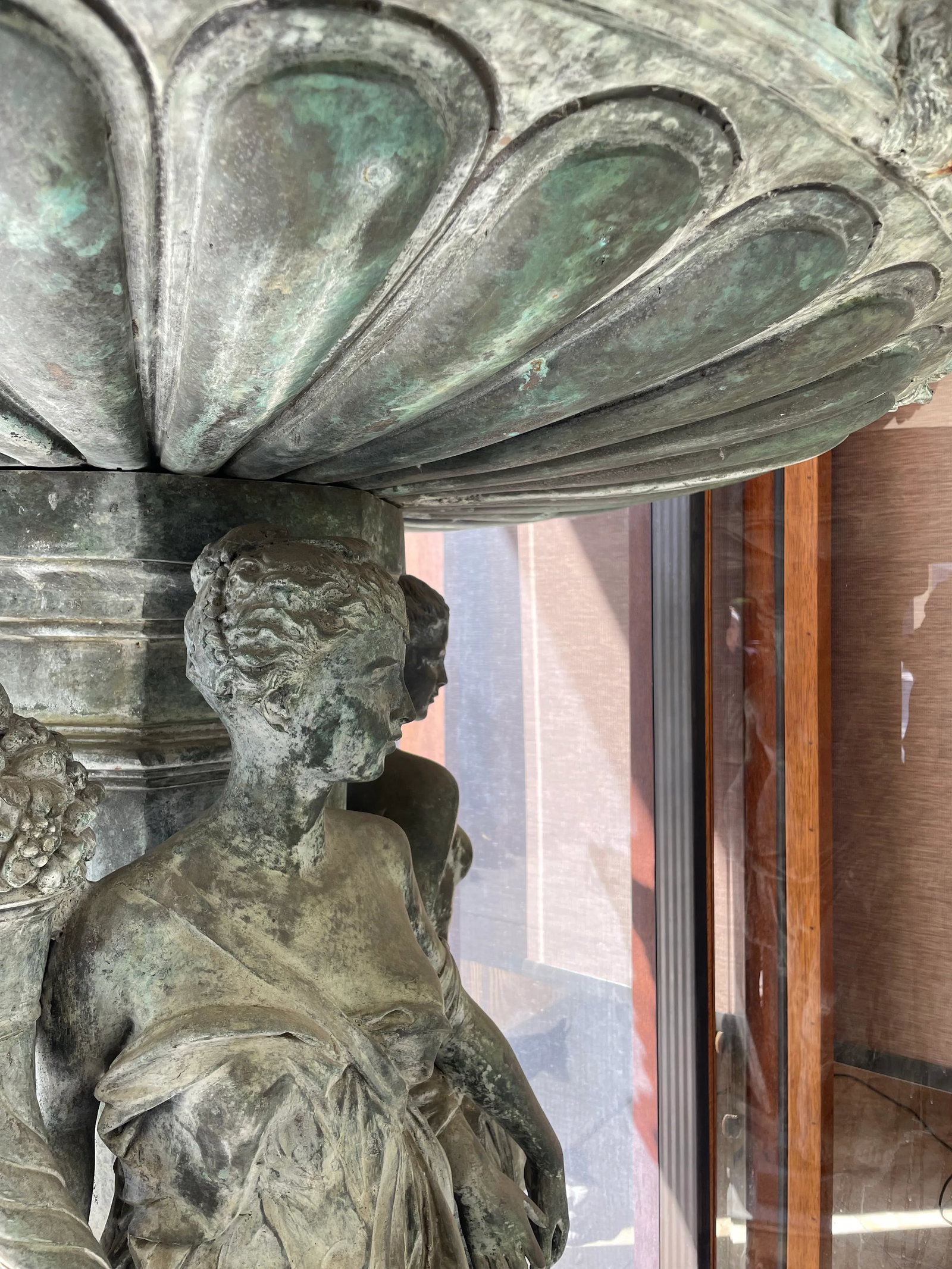 Monumental Neoclassical-Style Patinated Bronze Garden Fountain by S. Kelian - 3