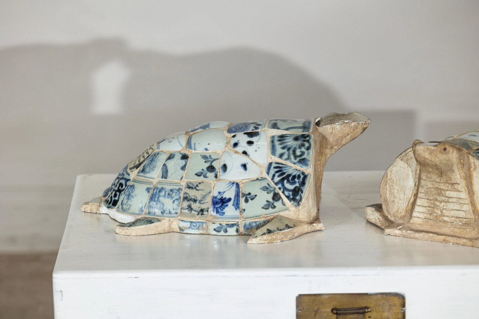 Vintage Blue and White Porcelain Mosaic Shell Turtles – A Pair - 8